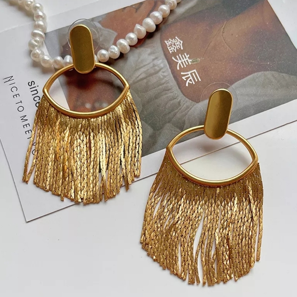 HOST PICK 💯🔥Gold Long Tassel Earrings - Picture 2 of 3